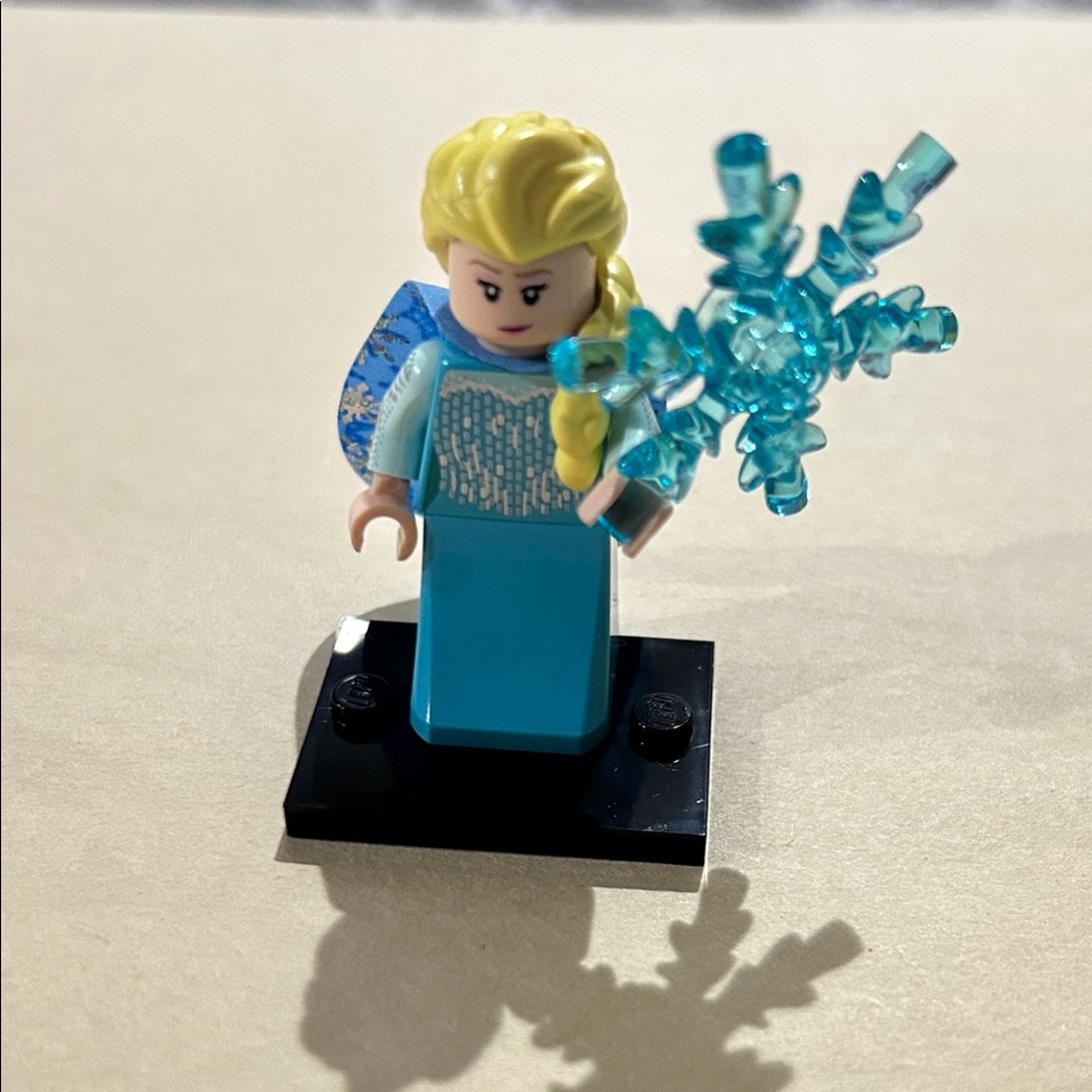 LEGO Minifigure Elsa with Blue Outfit and Yellow Hair